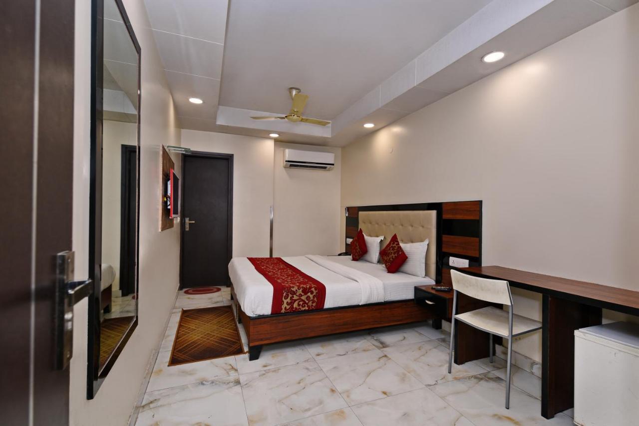 Hotel Emporio Near New Delhi Railway Station Exterior foto